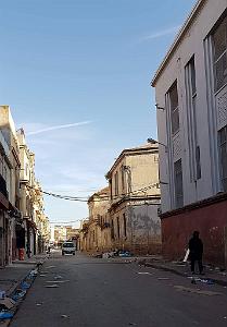 ORAN ECOLE PASTEUR Rue du Figuier , Ecole des garcons, ecole des filles et la Maternelle . A droite la rue Stambouli Mohamed 